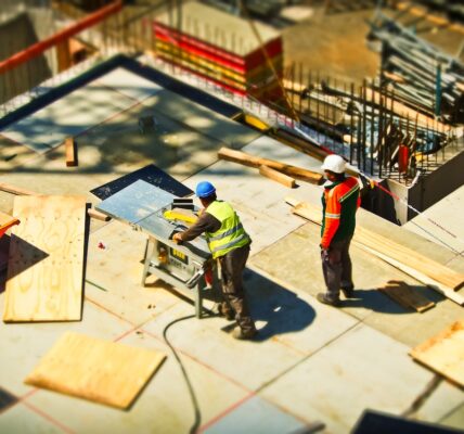 Nadzór Budowlany: Rola i Obowiązki Inspektorów Budowlanych